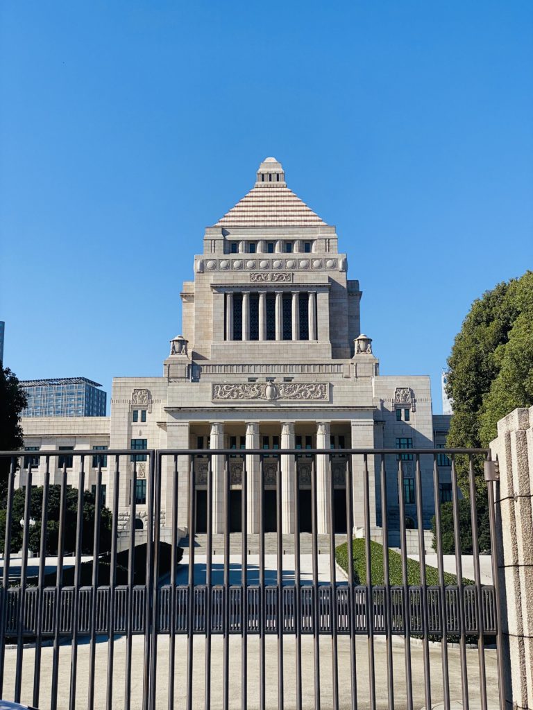 日本の建物とは思えないどこか異国情緒が漂う参議院